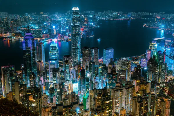 逐渐关闭的大门：香港券商收紧的背后